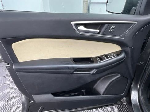 Used 2018 Ford Edge SEL image 11