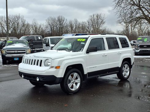 Used 2014 Jeep Patriot Latitude image 1