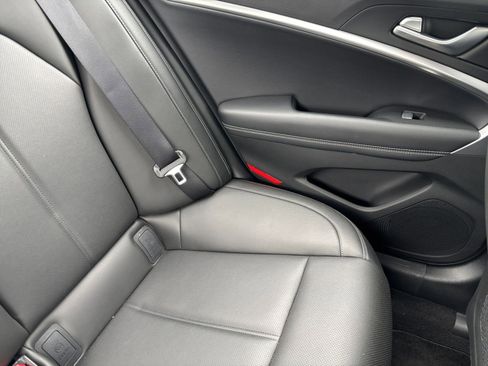 Used 2025 Genesis G70 2.5T AWD/4WD image 40