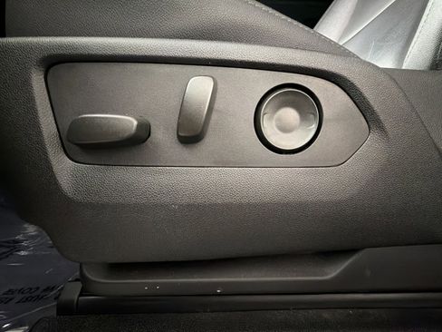 Used 2024 Chevrolet Suburban Z71 w/ Luxury Package image 14