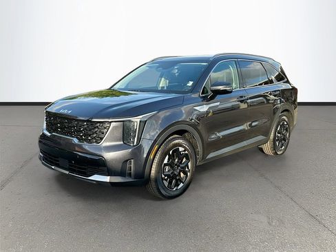 Used 2025 Kia Sorento S w/ Panoramic Sunroof Package image 3