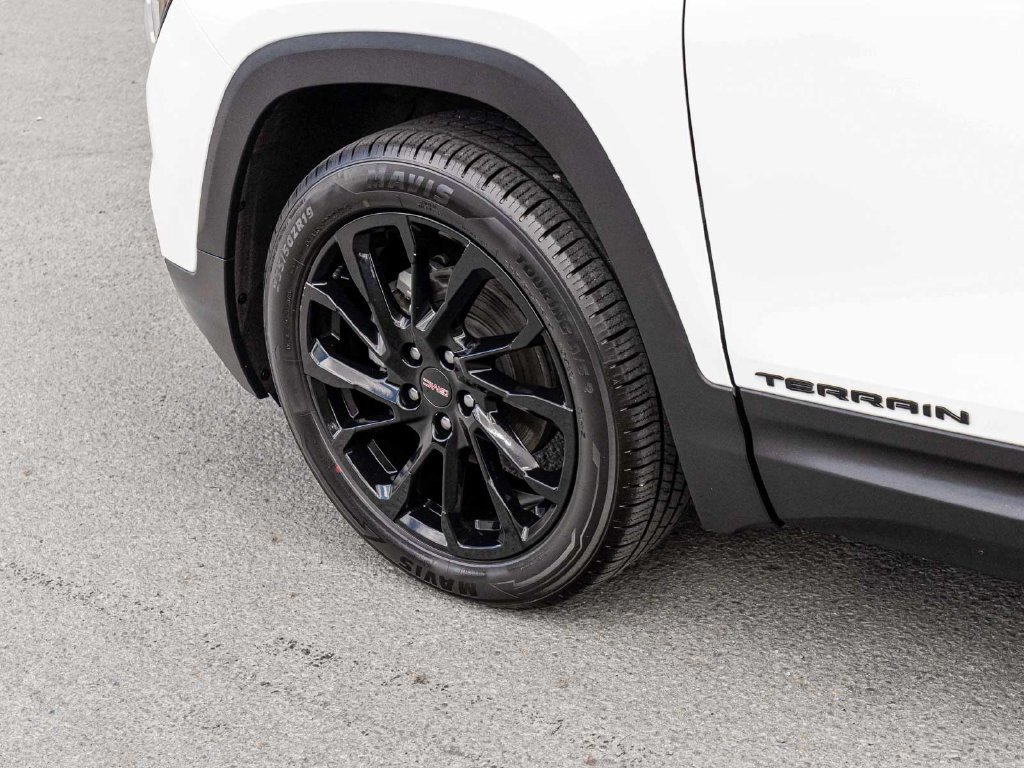 Used 2024 GMC Terrain SLT w/ Elevation Edition AWD/4WD image 7