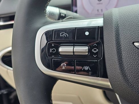 New 2026 Genesis GV70 2.5T Advanced AWD/4WD image 34