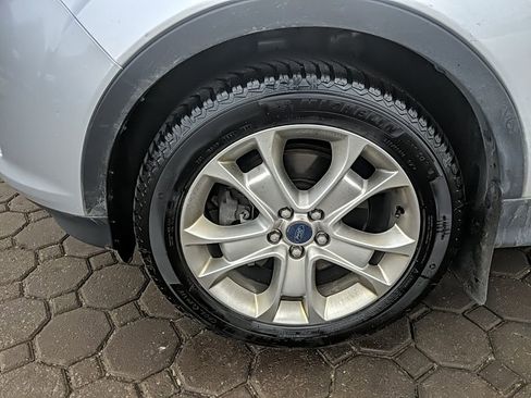 Used 2016 Ford Escape Titanium image 10