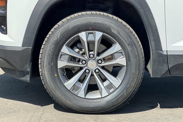 Used 2025 Chevrolet Equinox LT w/ Convenience Package II FWD image 35