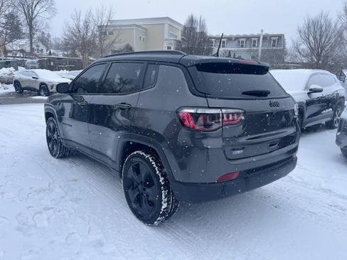 Used 2021 Jeep Compass Latitude image 4