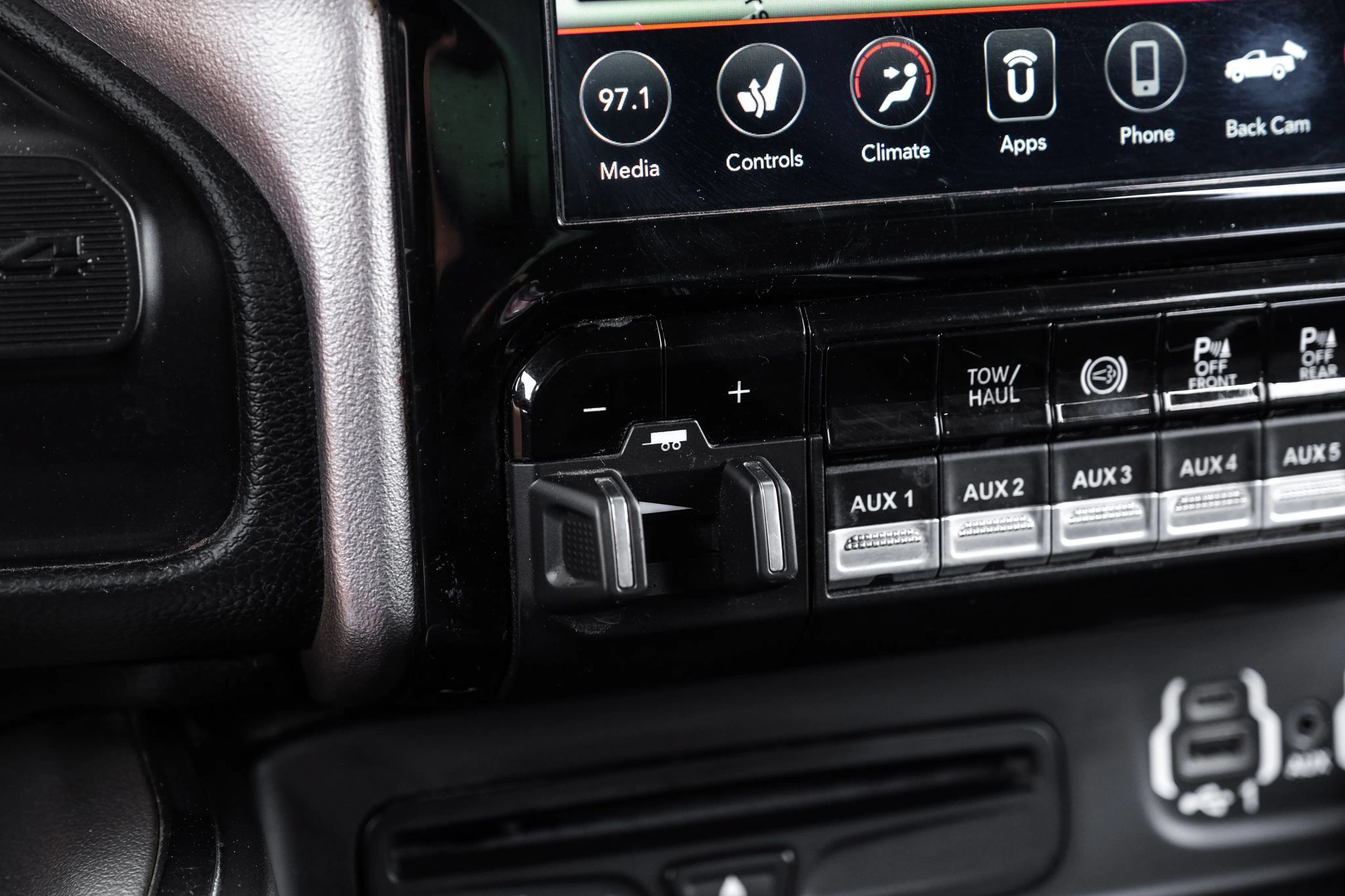 Used 2019 RAM 3500 Laramie AWD/4WD image 31