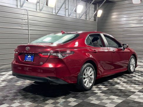 Used 2022 Toyota Camry LE image 5
