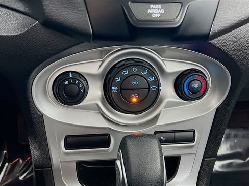 Used 2017 Ford Fiesta SE image 14