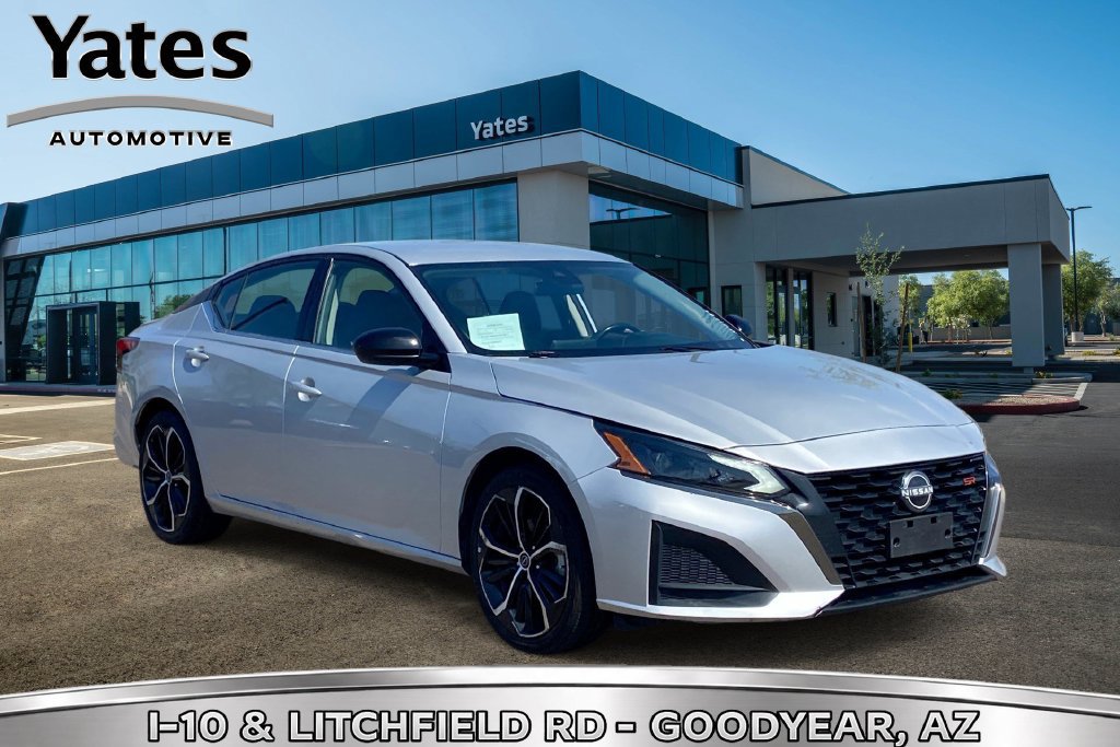 Used 2024 Nissan Altima 2.5 SR FWD image 1