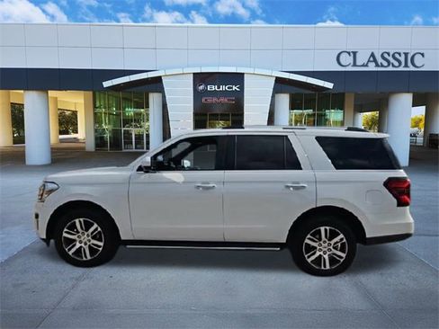 Used 2022 Ford Expedition Limited image 5