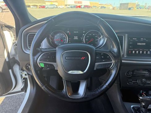 Used 2019 Dodge Charger SXT w/ Leather Interior Group image 16