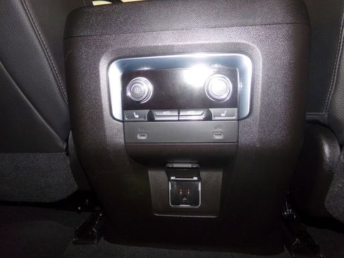 Used 2021 GMC Yukon Denali image 12