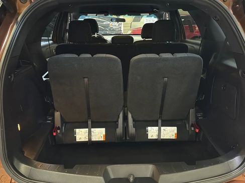 Used 2017 Ford Explorer XLT FWD image 18