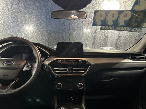 Used 2022 Ford Escape SE image 17