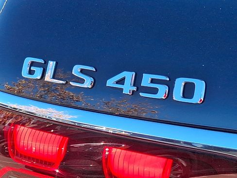 Certified 2025 Mercedes-Benz GLS 450 4MATIC image 32