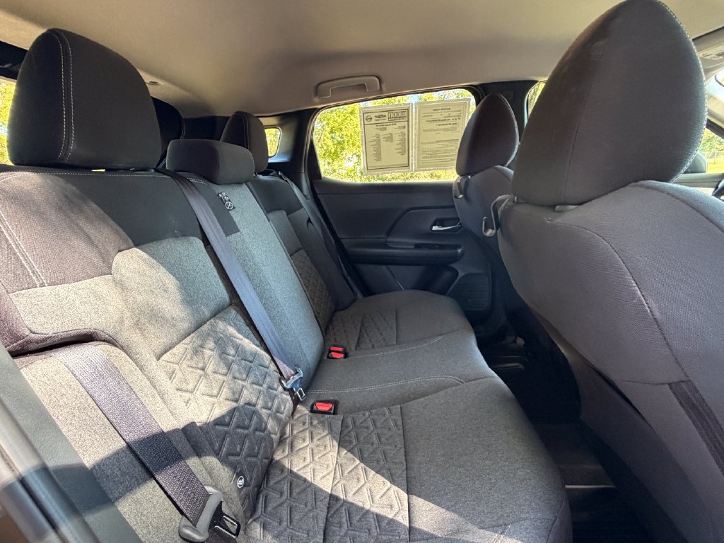 Used 2025 Nissan Kicks SV FWD image 7