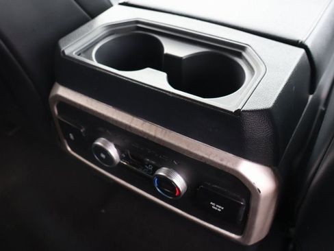 Used 2024 Ford Expedition XLT image 17