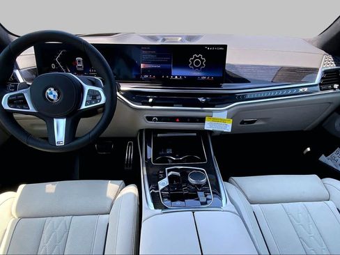 New 2027 BMW X7 xDrive40i w/ M Sport Package AWD/4WD image 5