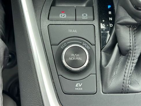 Certified 2023 Toyota RAV4 XLE w/ Convenience Package image 29