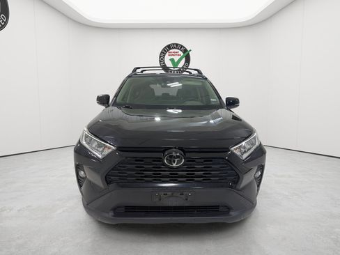Used 2019 Toyota RAV4 XLE Premium AWD/4WD image 7