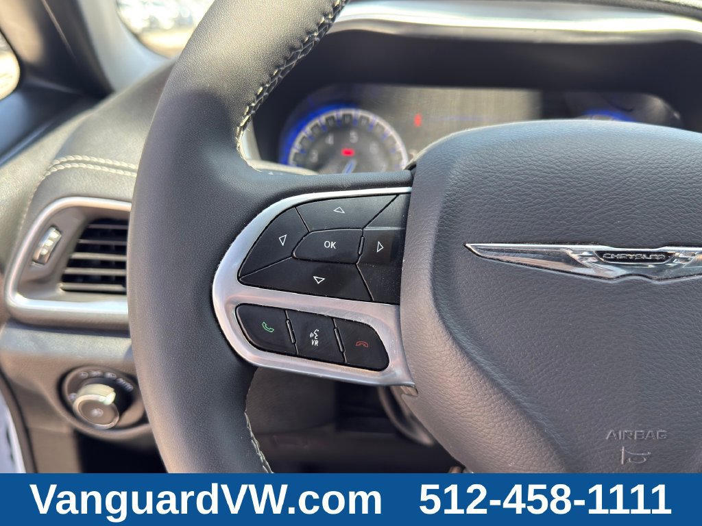 Used 2026 Chrysler Pacifica Limited FWD image 19