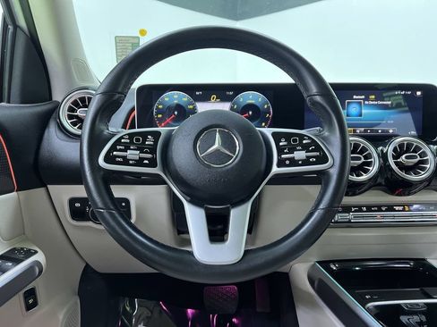Used 2021 Mercedes-Benz GLB 250 4MATIC image 18