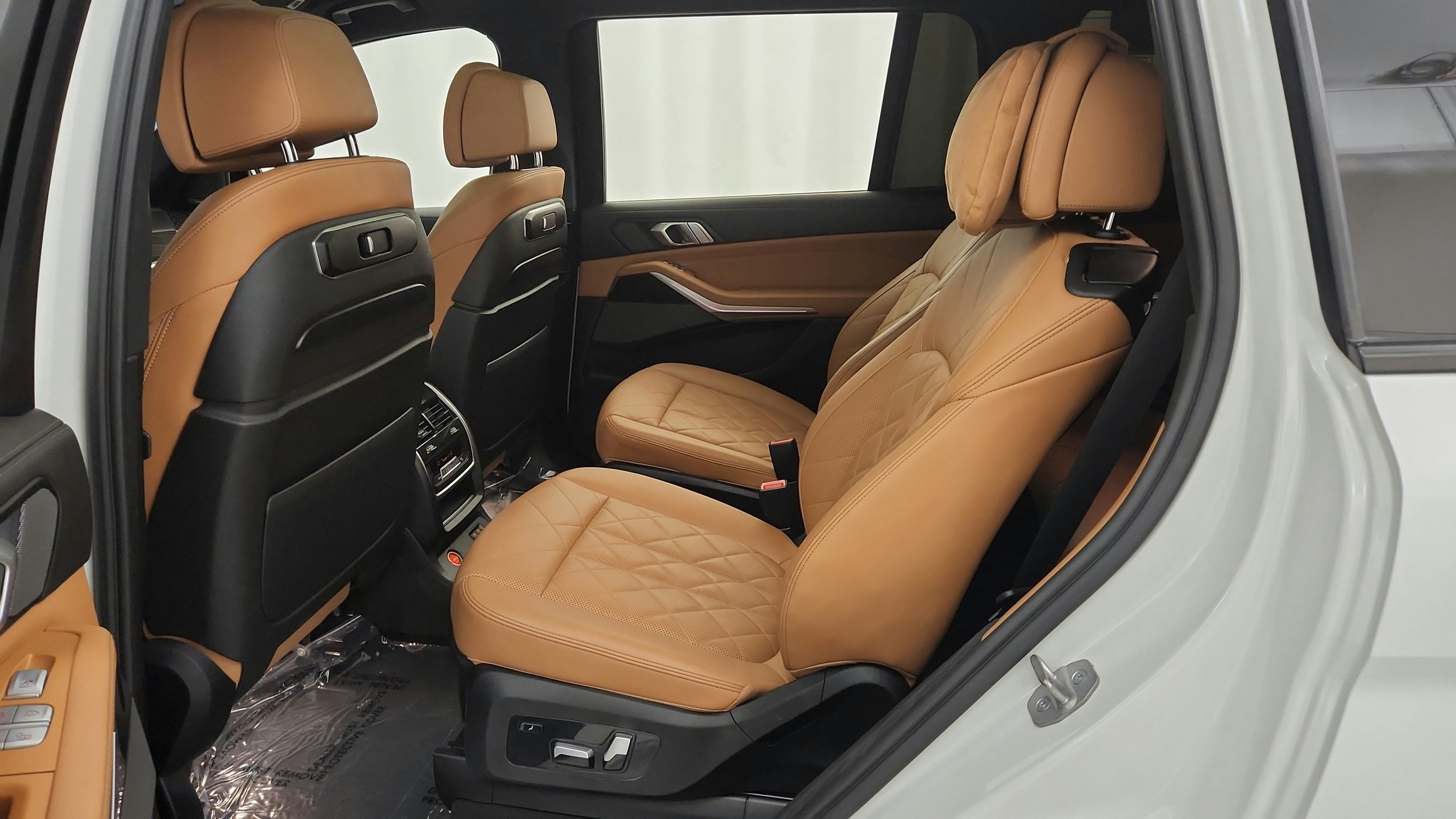 Used 2023 BMW X7 xDrive40i w/ M Sport Package AWD/4WD image 27