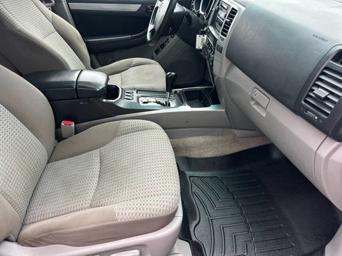 Used 2006 Toyota 4Runner SR5 AWD/4WD image 14