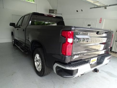 Certified 2022 Chevrolet Silverado 1500 LT w/ Z71 Off-Road Package AWD/4WD image 19