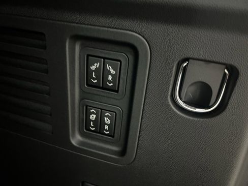 New 2026 Buick Enclave Sport Touring image 38