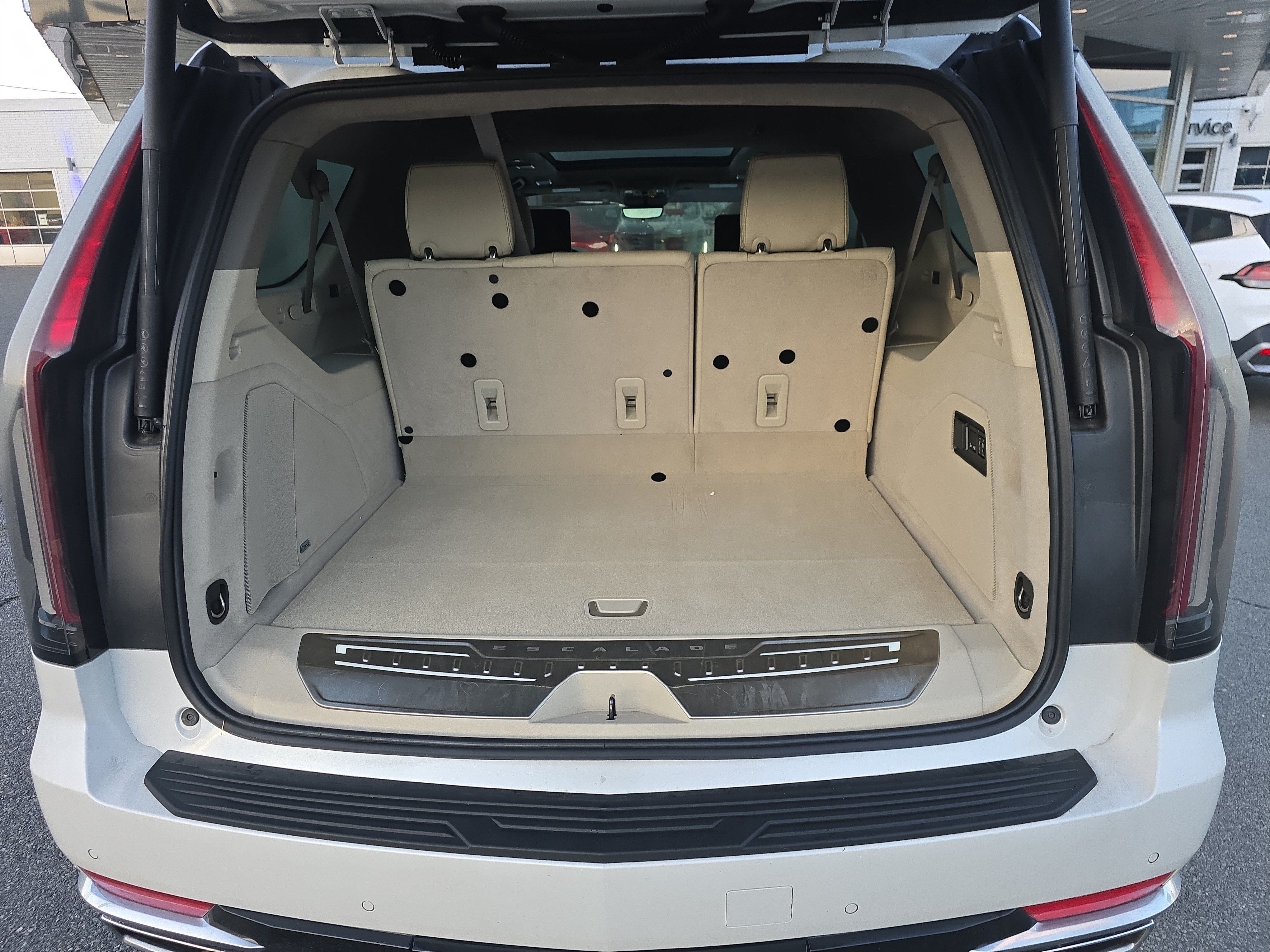 Used 2021 Cadillac Escalade ESV Premium Luxury Platinum AWD/4WD image 5