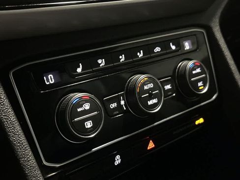 Certified 2023 Volkswagen Atlas Cross Sport SE FWD image 20