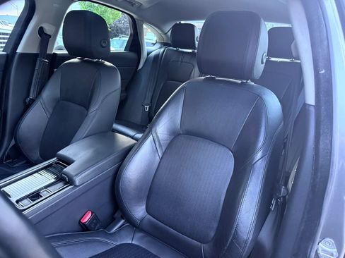 Used 2016 Jaguar XF Prestige AWD/4WD image 17