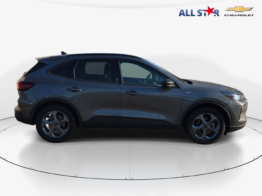 Used 2025 Ford Escape ST-Line FWD image 2