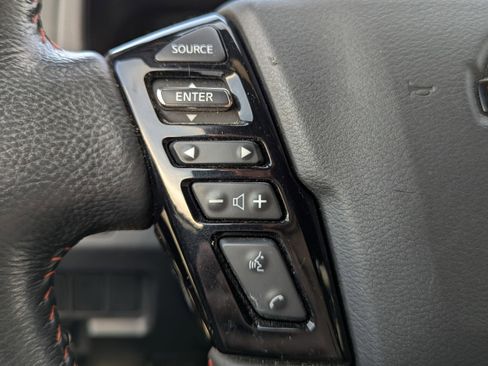 Used 2023 Nissan Frontier PRO-4X w/ Technology Package AWD/4WD image 18