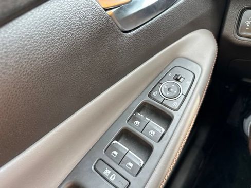 Used 2019 Hyundai Santa Fe Limited AWD/4WD image 40