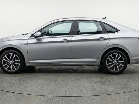 Used 2025 Volkswagen Jetta SE FWD image 5