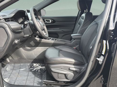 New 2026 Jeep Compass Latitude image 18