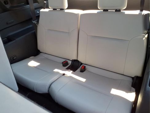 Used 2025 Mitsubishi Outlander SEL AWD/4WD image 18