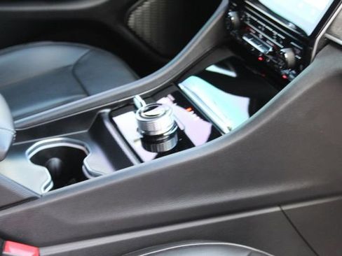 Used 2025 Jeep Grand Cherokee L Limited w/ Black Appearance Package image 27