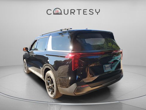 New 2026 Kia Carnival SX w/ SX Dark Edition Package image 3