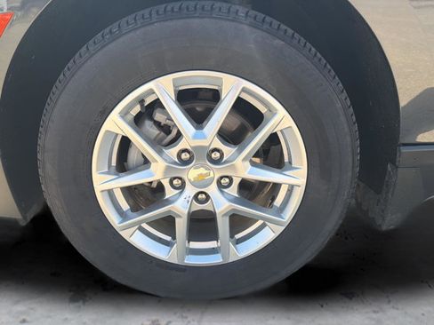Used 2022 Chevrolet Equinox LT w/ Driver Convenience Package AWD/4WD image 14