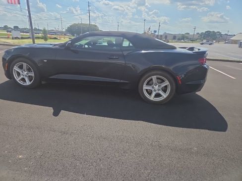 Used 2019 Chevrolet Camaro LT RWD image 8
