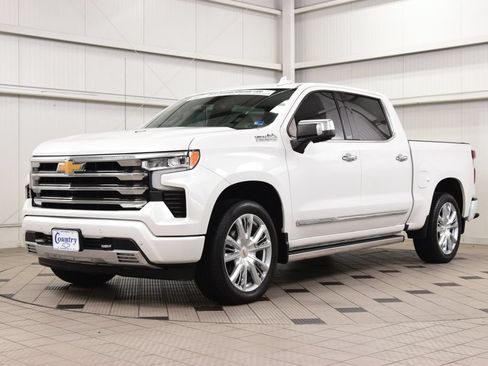 Used 2024 Chevrolet Silverado 1500 High Country AWD/4WD image 3