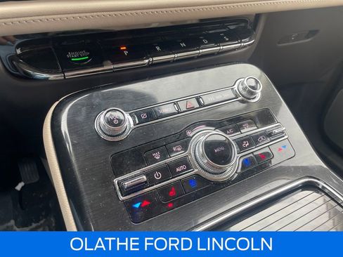 Certified 2023 Lincoln Nautilus Reserve image 12