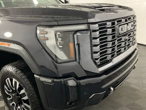 Used 2024 GMC Sierra 2500 Denali Ultimate w/ Max Trailering Package AWD/4WD image 10