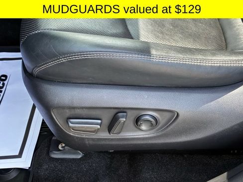 Used 2020 Toyota RAV4 Limited AWD/4WD image 7