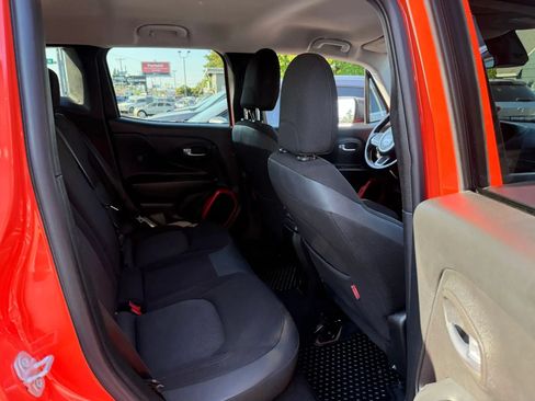 Used 2016 Jeep Renegade Trailhawk AWD/4WD image 24