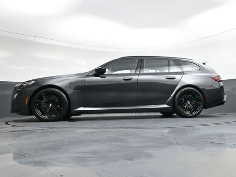 Used 2026 BMW M5 Touring image 33